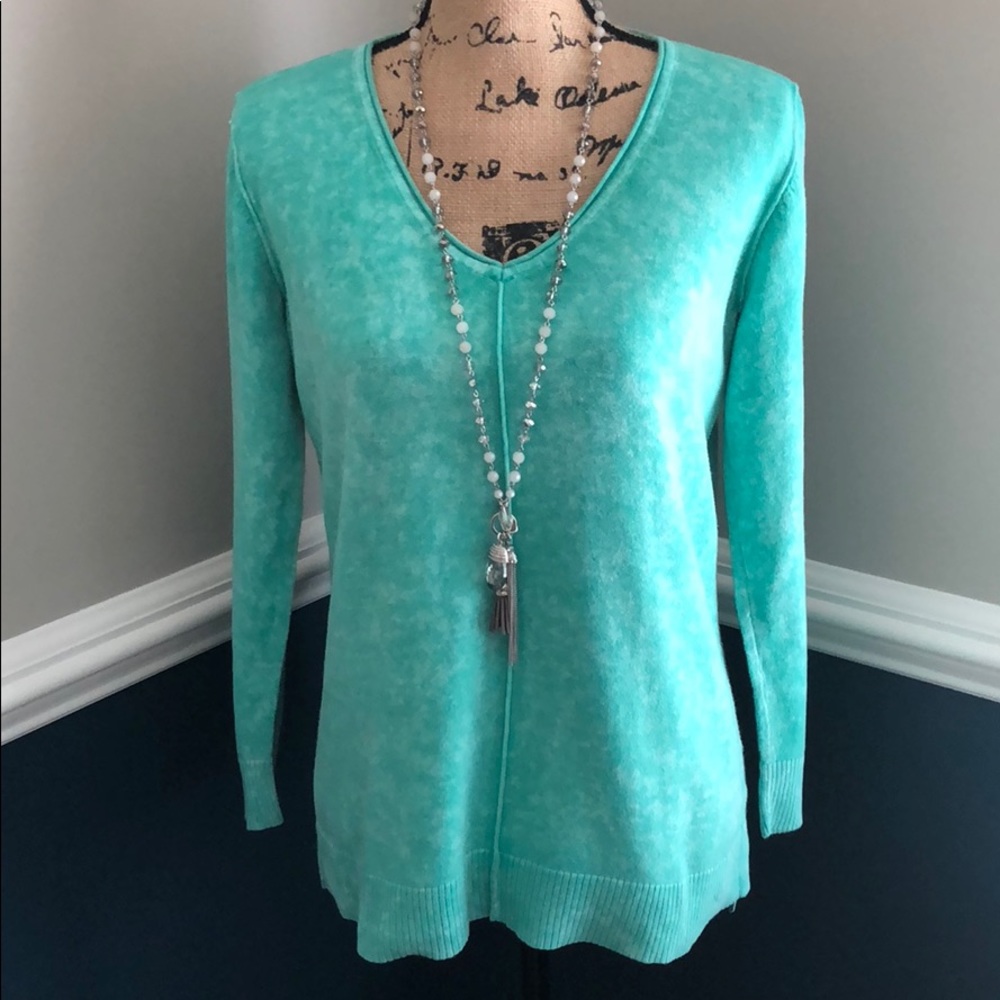 Marbled green top